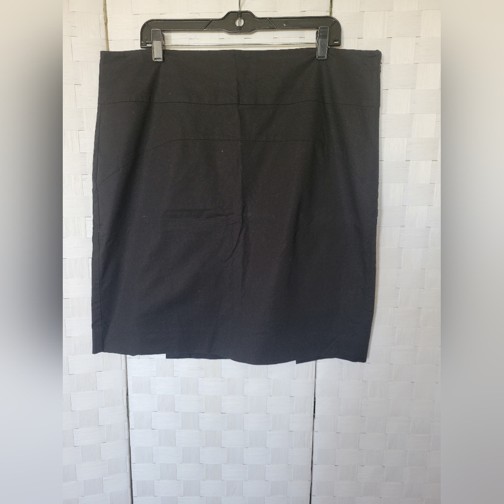 Gap Black Above The Knee Stretch Skirt With Double Slit Women Size 18.